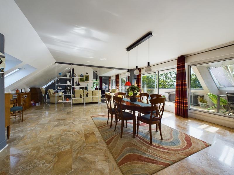 Appartement - 222 m² - 5 pièces