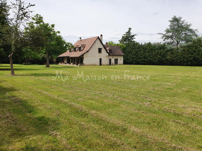 Maison - 300 m² - 11 pièces