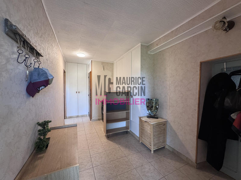 Maison - 202 m² - 9 pièces
