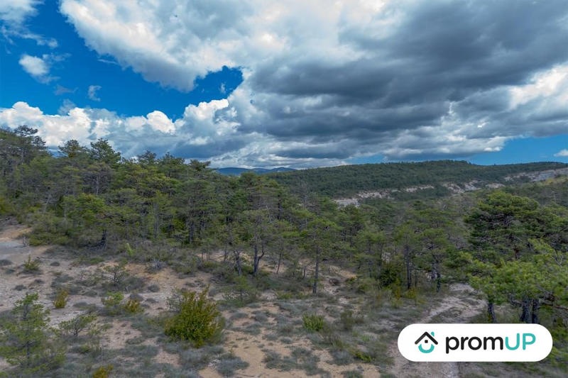 Terrain de loisirs - 92 370 m²