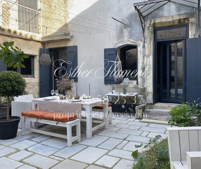 Maison - 213 m² - 6 pièces