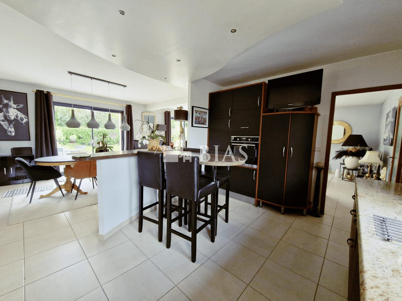 Maison contemporaine - 197 m² - 6 pièces