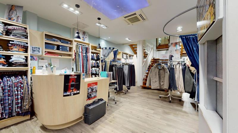 Local commercial - 270 m² - 7 pièces