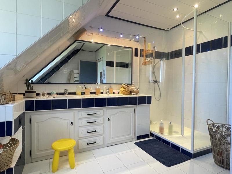 Maison - 190 m² - 8 pièces