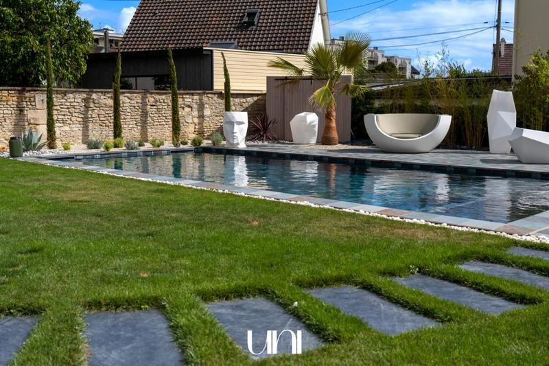 Maison - 300 m² - 7 pièces