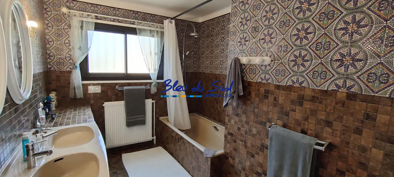 Maison - 190 m² - 8 pièces