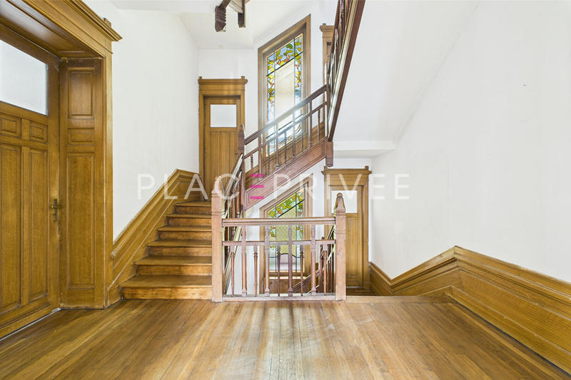 Maison - 320 m² - 10 pièces