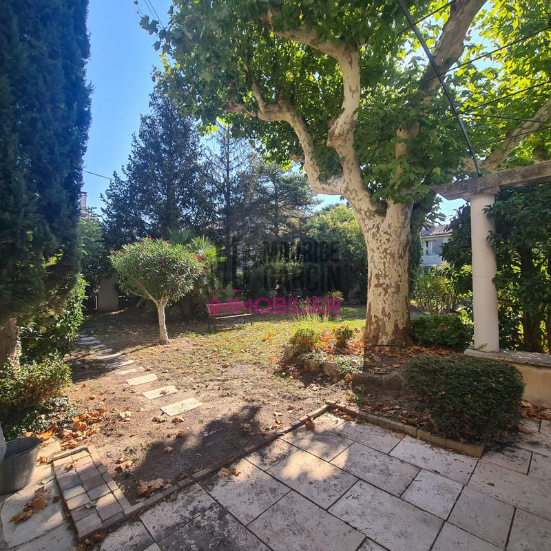 Maison - 250 m² - 7 pièces