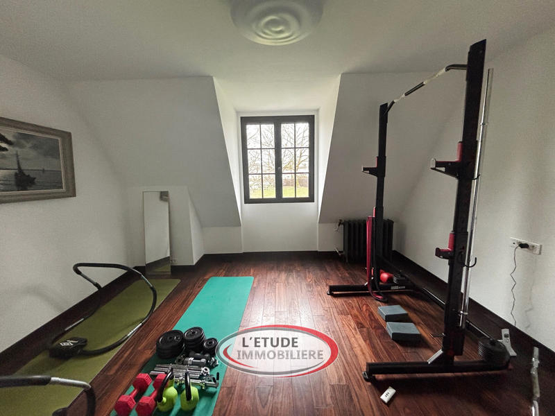 Maison - 186 m² - 10 pièces