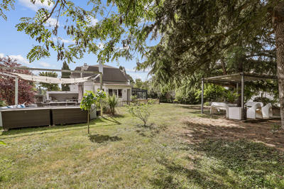 Maison - 300 m² - 9 pièces