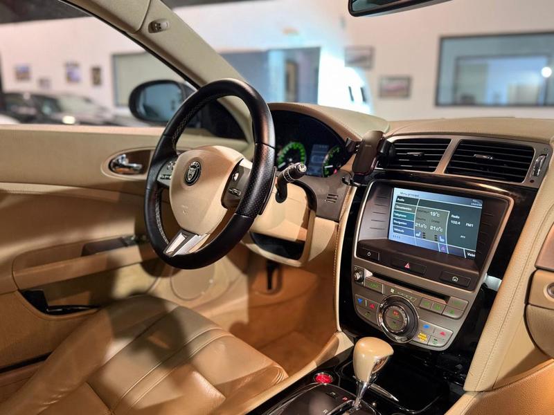 Jaguar Xk Phase I 4.2 Coupé 32v 298cv Boîte auto Sièges électriques chauffants, Radar de recul, Jantes R19