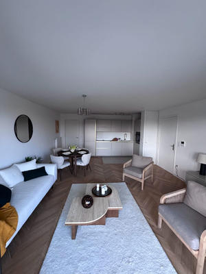 Appartement - 90 m² - 4 pièces