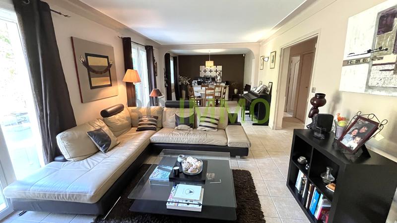 Maison traditionnelle - 130 m² - 8 pièces