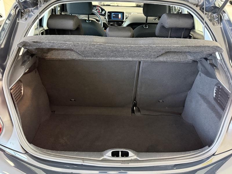 Peugeot 208 1.5 BlueHDi 100 Signature Gps Caméra Carplay Régul