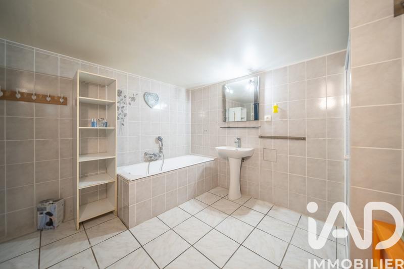 Maison - 90 m² - 5 pièces