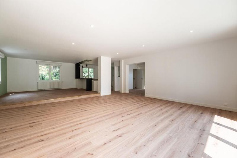 Maison - 261 m² - 7 pièces