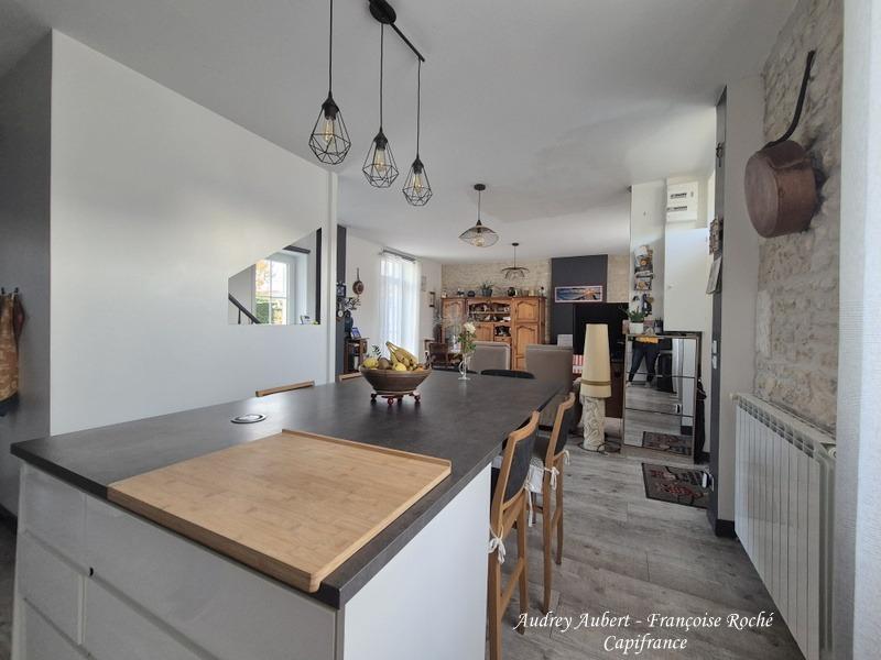 Maison en pierre - 99 m² - 4 pièces