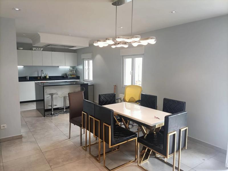 Maison - 192 m² - 8 pièces