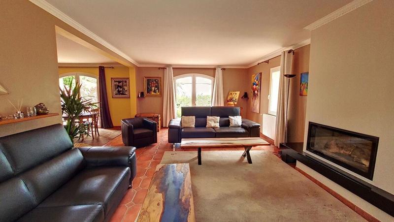 Maison - 211 m² - 6 pièces