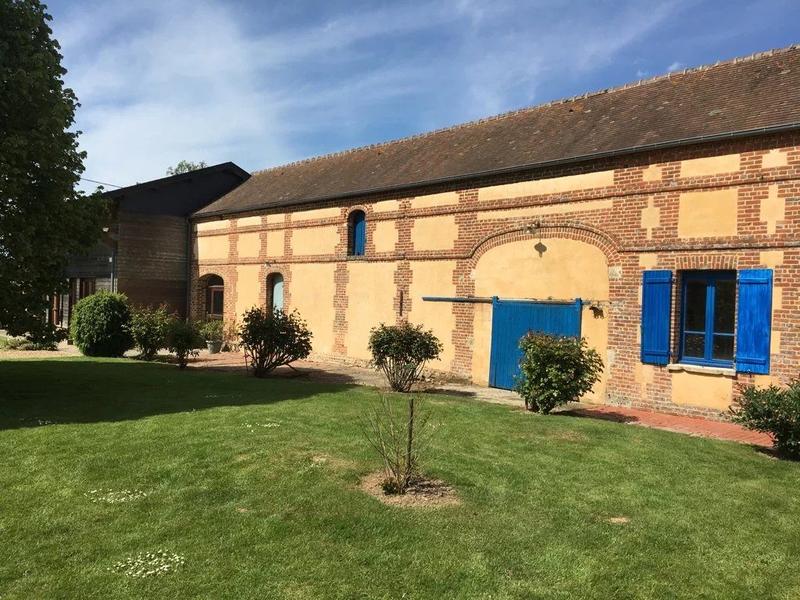 Maison - 845 m² - 12 pièces