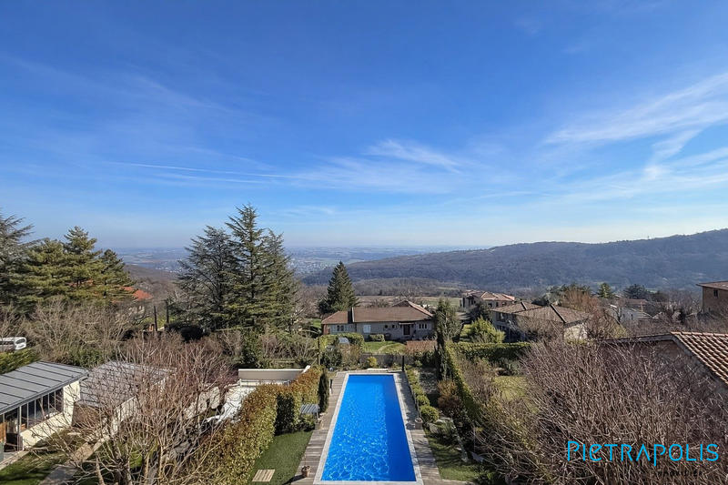 Maison ancienne - 247 m² - 9 pièces