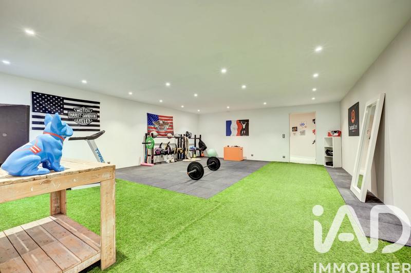 Maison - 288 m² - 8 pièces