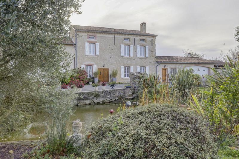 Maison - 276 m² - 6 pièces