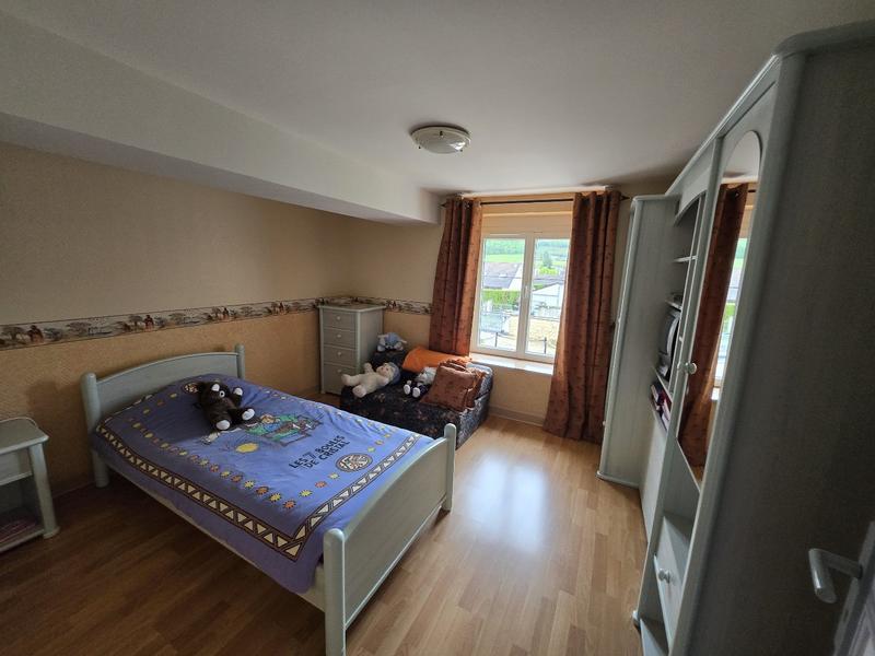 Maison - 275 m² - 9 pièces