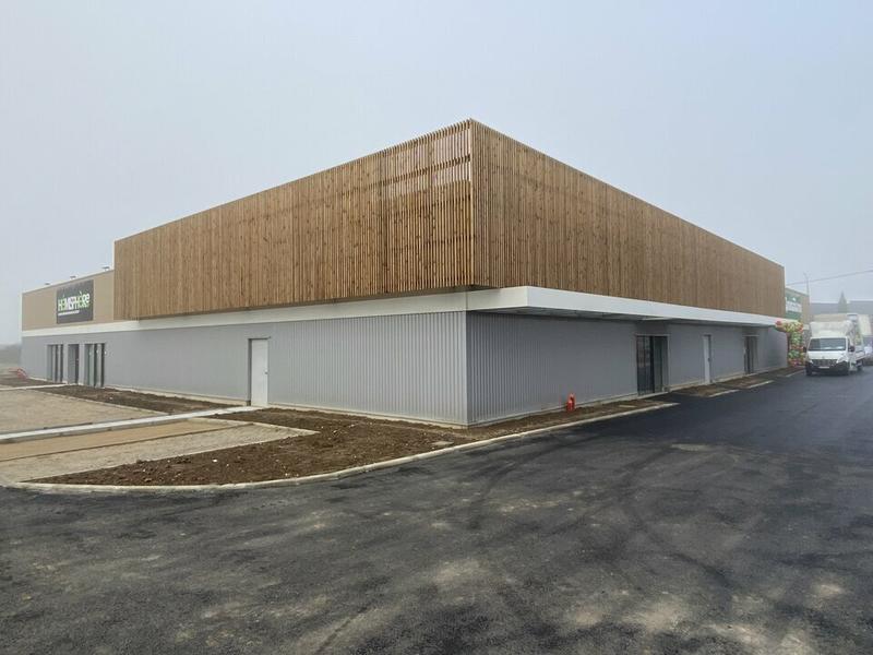 Local commercial - 310 m²