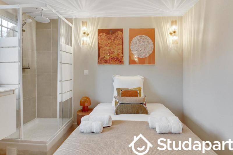 Chambre - 11 m² - 1 pièce