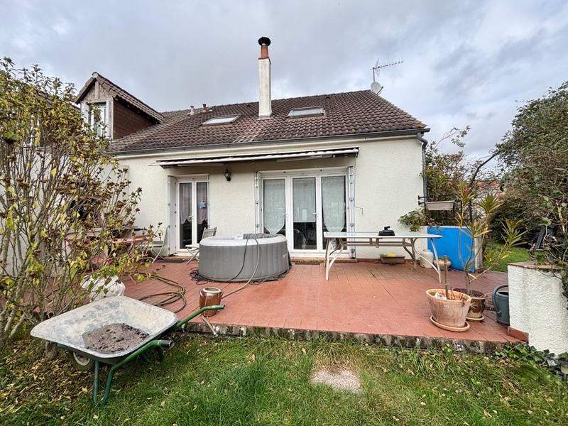 Maison - 110 m² - 4 pièces