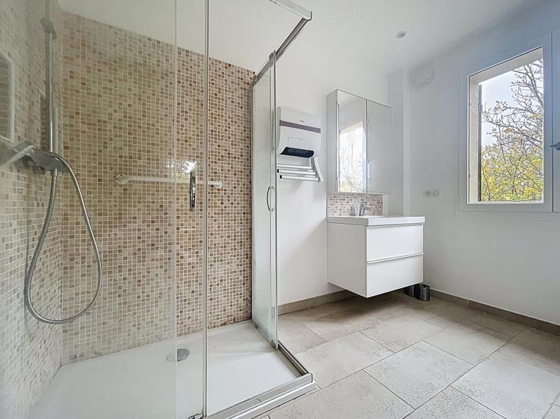 Pavillon - 150 m² - 6 pièces