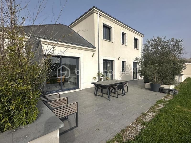 Pavillon - 200 m² - 7 pièces