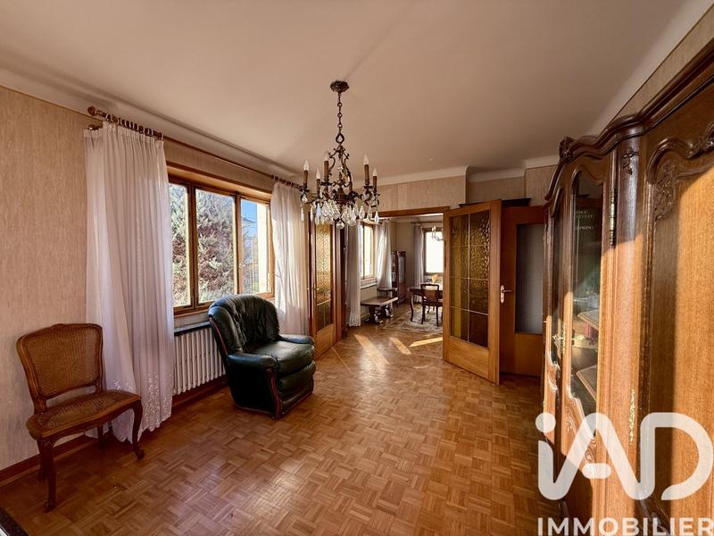 Maison - 210 m² - 8 pièces