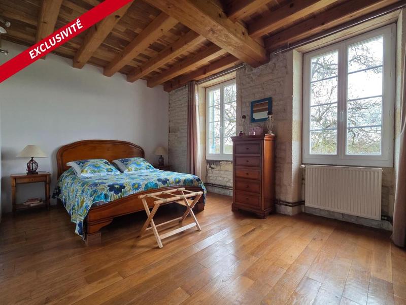 Maison - 371 m² - 7 pièces