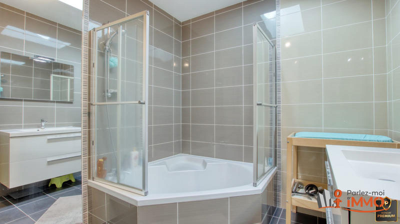 Maison - 111 m² - 5 pièces