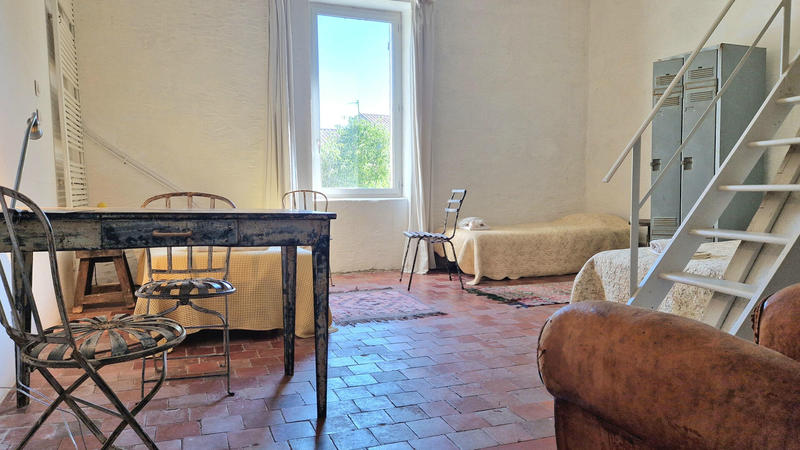 Maison - 681 m² - 21 pièces