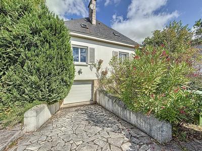 Maison - 151 m² - 7 pièces