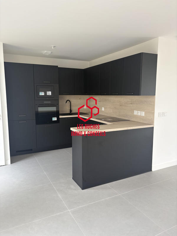 Maison traditionnelle - 93 m² - 4 pièces