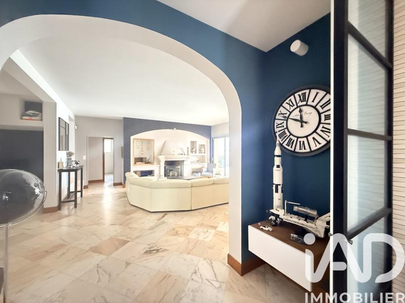 Maison de maîtres - 360 m² - 8 pièces