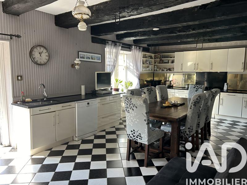 Maison - 290 m² - 8 pièces