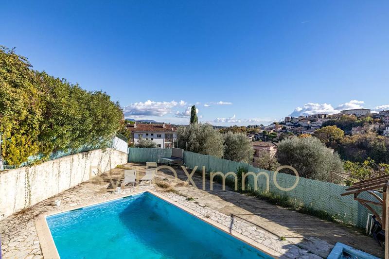 Maison - 166 m² - 6 pièces