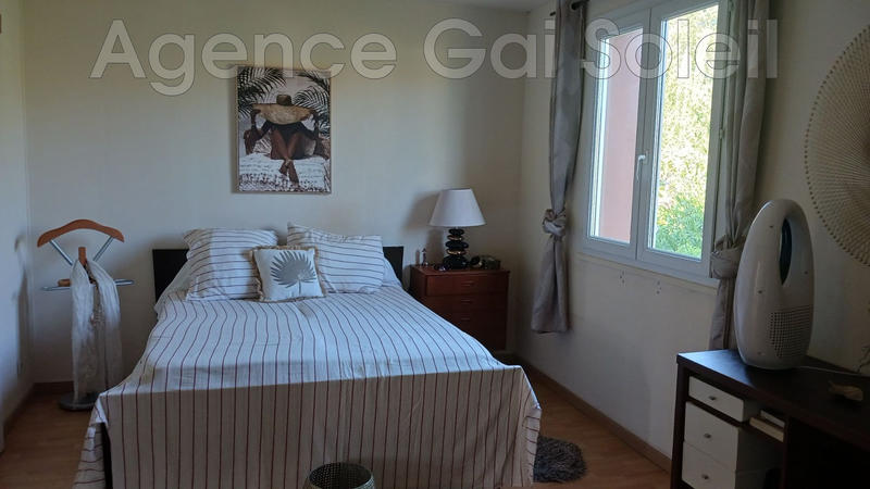 Villa - 100 m² - 5 pièces