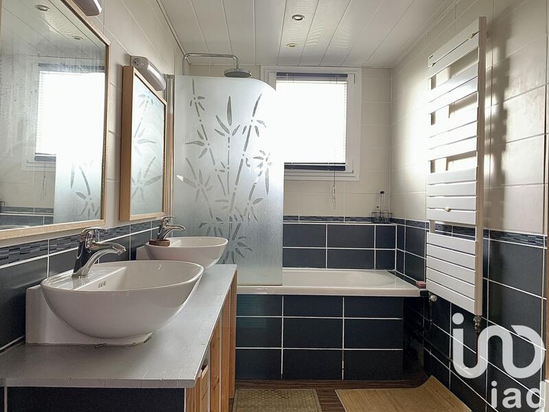 Maison - 146 m² - 7 pièces