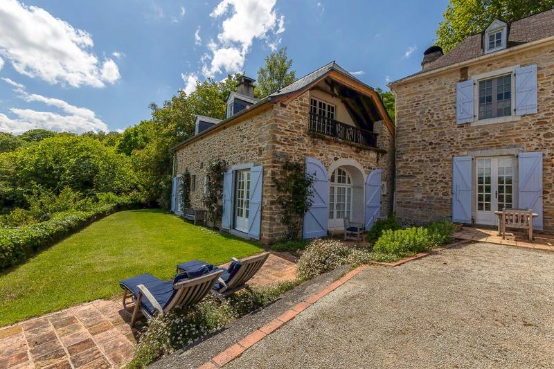 Maison en pierre - 450 m² - 8 pièces