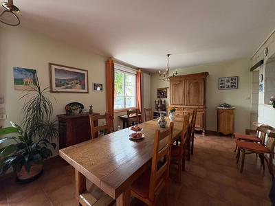 Maison - 152 m² - 8 pièces