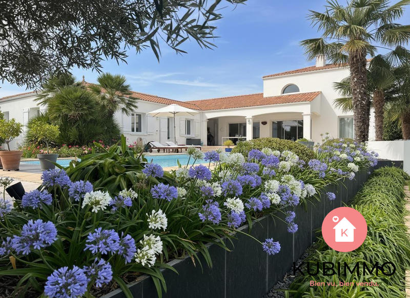 Maison - 214 m² - 8 pièces