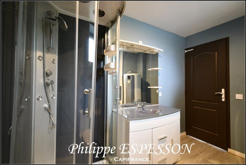 Maison - 200 m² - 8 pièces