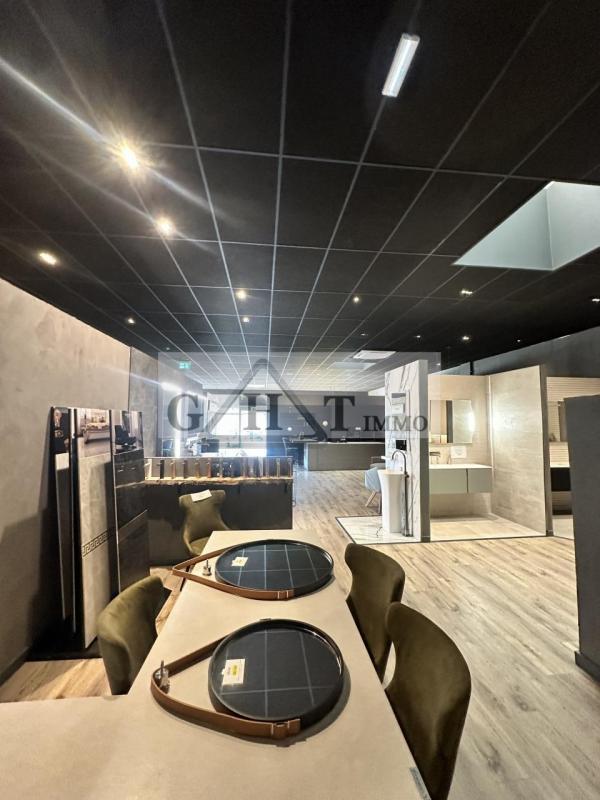 Local commercial - 570 m²