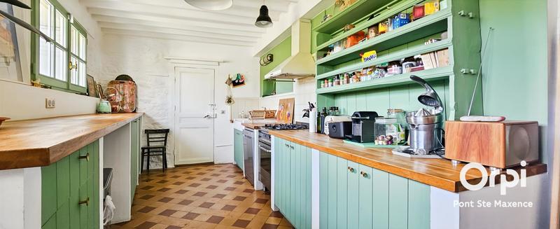 Maison - 323 m² - 6 pièces